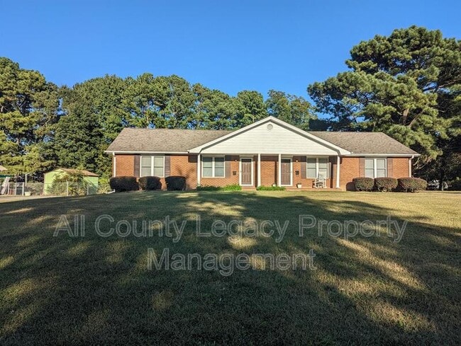 property at 3132b Dove Ct SW