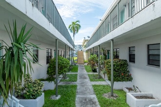 Cielo Miami Beach Apartments in Miami Beach, FL - Foto de edificio - Building Photo
