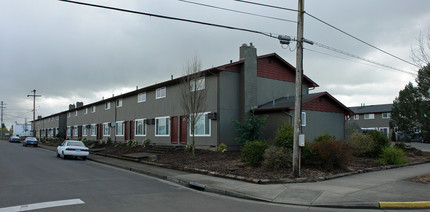 902-944 SW 21st Ave in Albany, OR - Building Photo - Building Photo