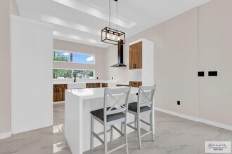 3330 Calle Bolivia in Brownsville, TX - Building Photo - Building Photo