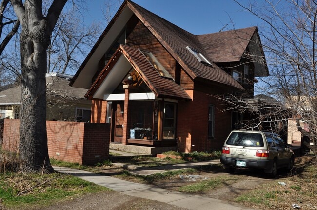 property at 2129 Grove Cir W