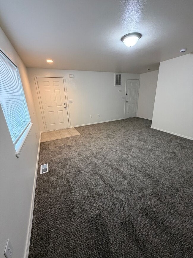 1705 W Bemis St in Moses Lake, WA - Building Photo - Building Photo