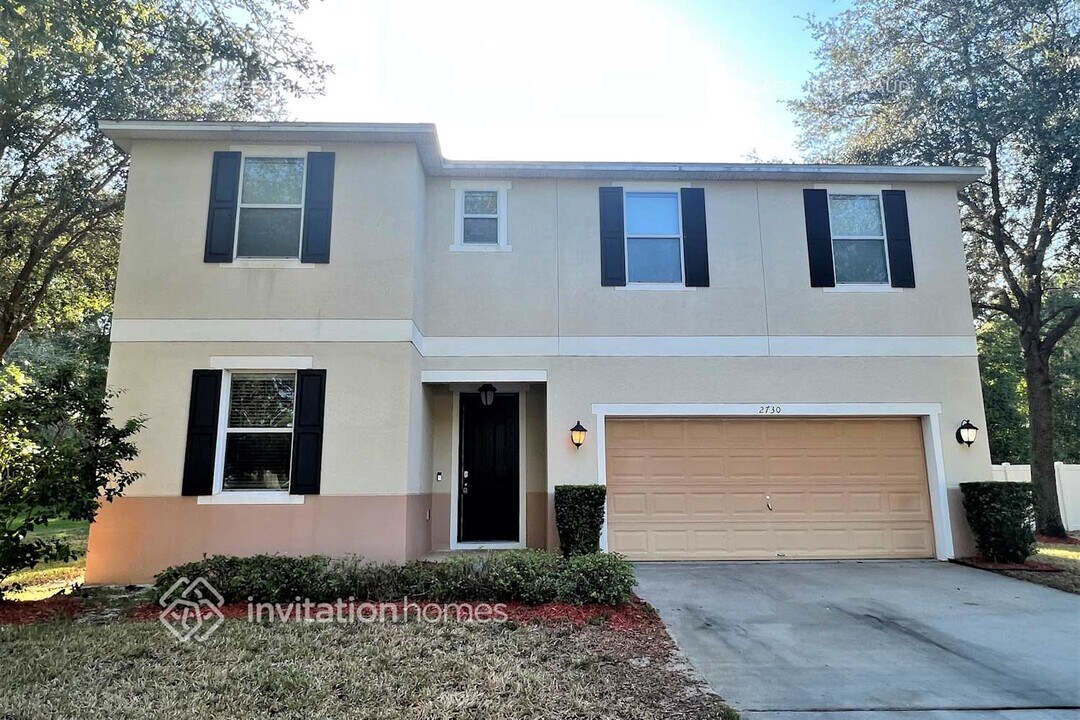 2730 Breezy Meadow Rd in Apopka, FL - Foto de edificio
