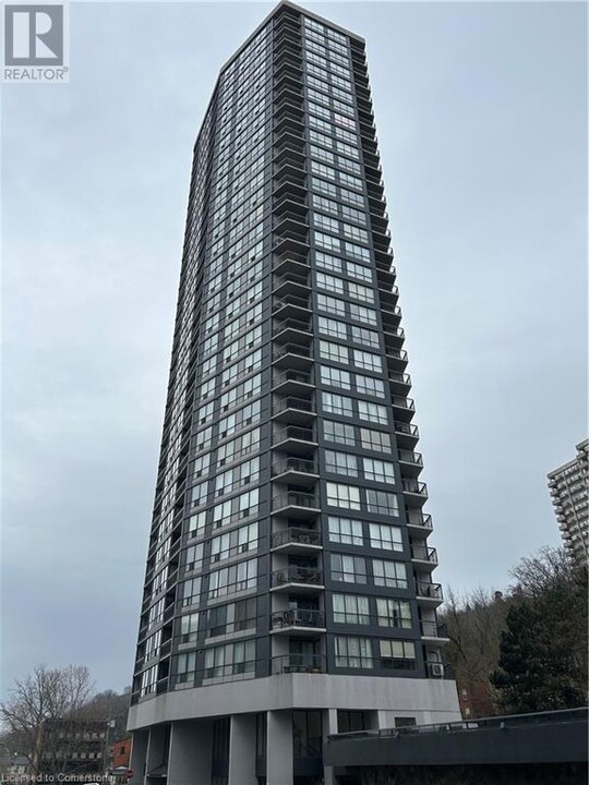 150 Charlton Ave E in Hamilton, ON - Building Photo