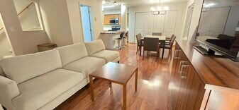 720 W Village Rd, Unit 106 in Chanhassen, MN - Building Photo