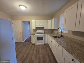 331 Ellis Ave in Trenton, NJ - Building Photo - Building Photo