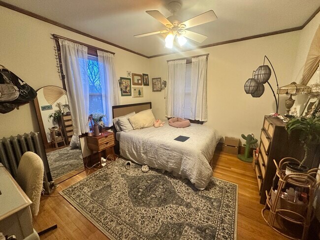 33 Iroquois St, Unit 2 in Boston, MA - Building Photo - Building Photo