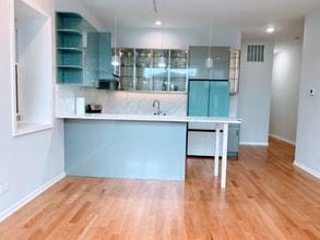 737 W 26th St in Chicago, IL - Building Photo - Building Photo