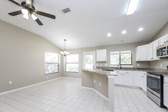 634 Arbukle Ct in Winter Springs, FL - Foto de edificio - Building Photo