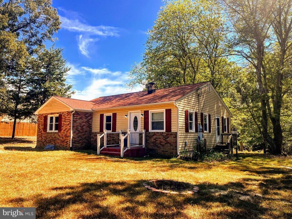 10 Curtis Estates in Fredericksburg, VA - Building Photo