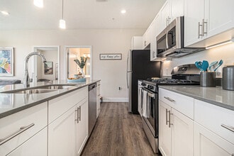 Harmony Lake Apartment Homes in Muskegon, MI - Building Photo - Building Photo