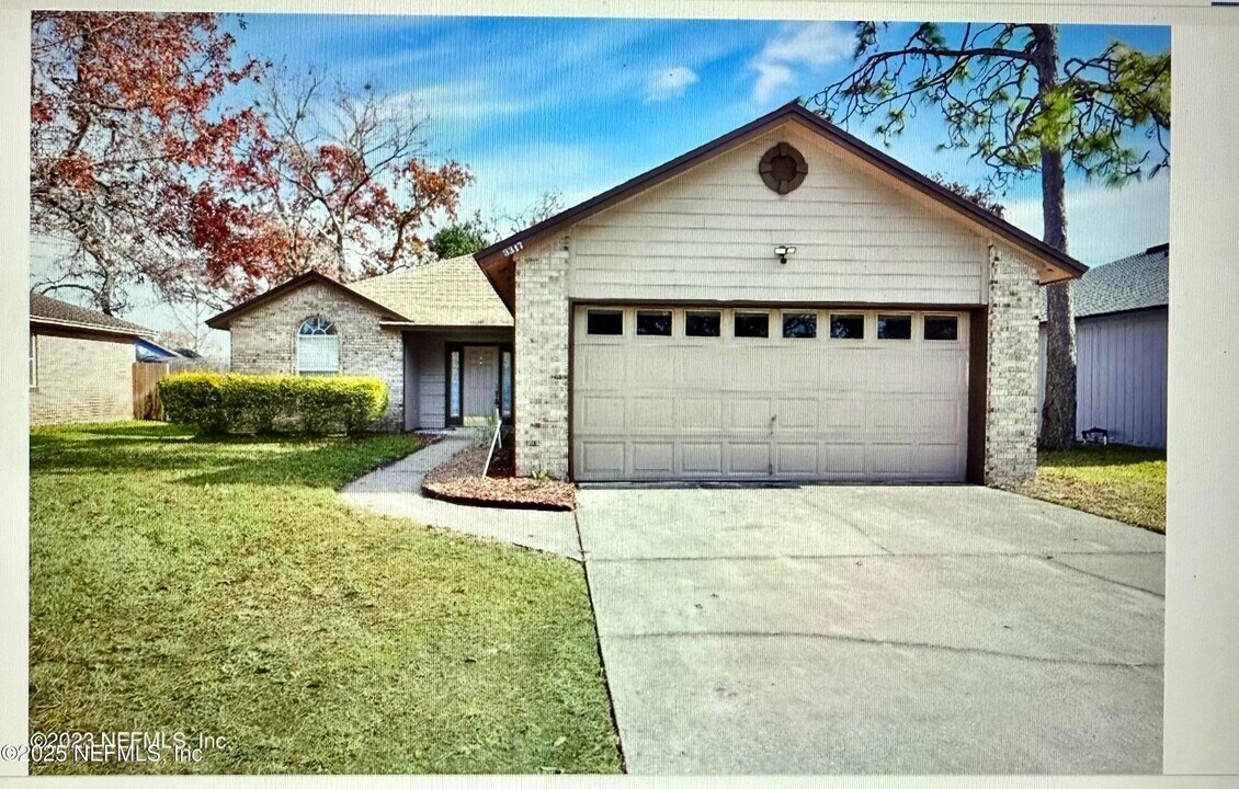 3317 Cancun Dr E in Jacksonville, FL - Building Photo