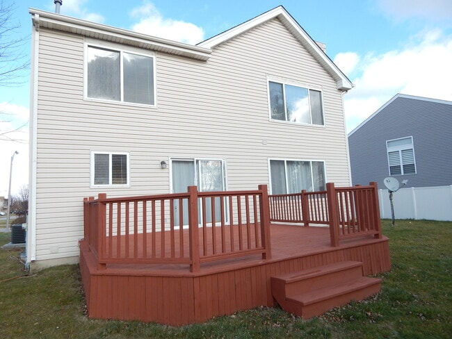 2800 E Bridleway Ct in Carpentersville, IL - Building Photo - Building Photo