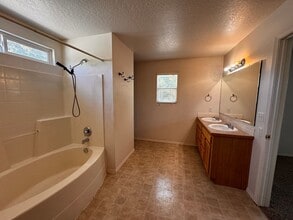 9564 W Weir Hollis Dr in Boise, ID - Building Photo - Building Photo