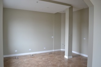 3556 Western Ave in Highland Park, IL - Building Photo - Interior Photo