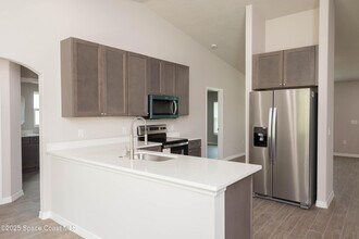 390 J T Sancho St SW in Palm Bay, FL - Building Photo - Building Photo