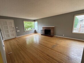 6227 53rd Ave NE in Seattle, WA - Building Photo - Building Photo