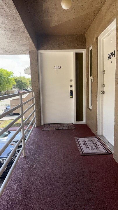 2692 W 60th St in Hialeah, FL - Building Photo