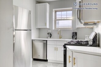 2752 Hampton Pkwy, Unit FL1-ID451 in Evanston, IL - Building Photo - Building Photo