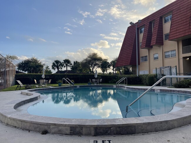 22605 SW 66th Ave in Boca Raton, FL - Building Photo - Building Photo