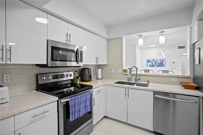 property at 529 E Sheridan St