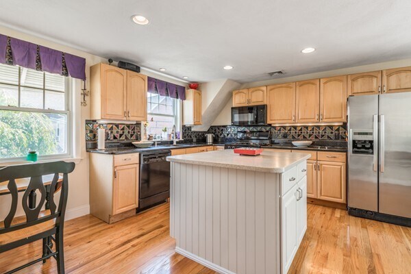 34 Vine St in Medford, MA - Building Photo - Building Photo