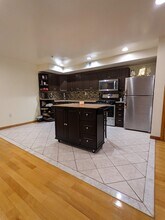 910 Summit Ave, Unit 301 in Union City, NJ - Building Photo - Building Photo