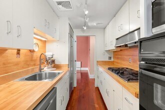 350 Tappan St, Unit 1 in Brookline, MA - Foto de edificio - Building Photo