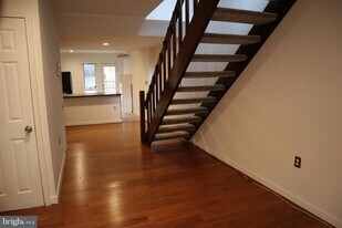 36 E Wheeling St in Baltimore, MD - Building Photo