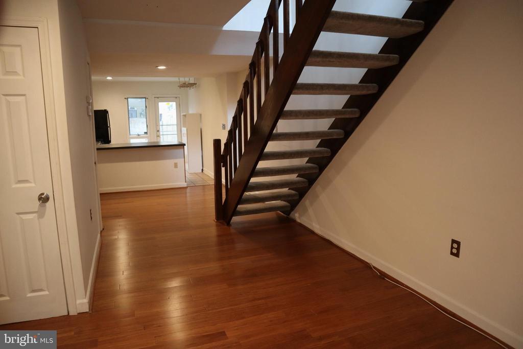 36 E Wheeling St in Baltimore, MD - Building Photo