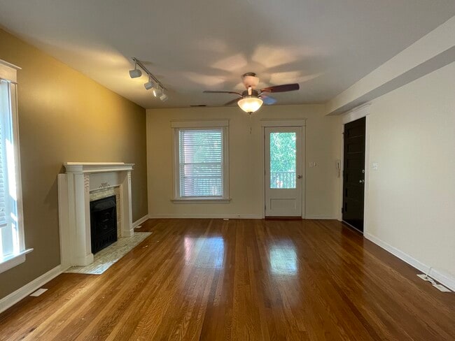 2531 Cherry St, Unit 4 in Kansas City, MO - Foto de edificio - Building Photo