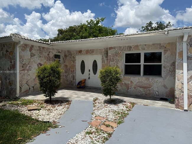 4281 NW 35th Terrace in Fort Lauderdale, FL - Building Photo - Building Photo