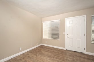 Tierra Del Rey in La Mesa, CA - Building Photo - Building Photo