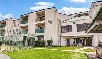 2826 S Bartell Dr in Houston, TX - Building Photo