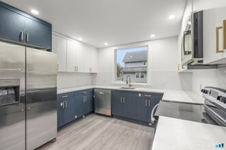 93 Sunnyside Ave in Watertown, CT - Building Photo - Building Photo