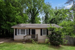 1965 Venesa Cir in Austell, GA - Building Photo