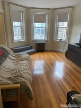 235 Park Dr in Boston, MA - Foto de edificio - Building Photo