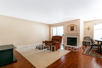 4504 W Lake Mead Blvd in Las Vegas, NV - Building Photo - Building Photo
