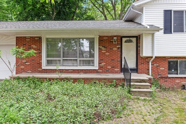 4683 Lockhart St in West Bloomfield, MI - Building Photo - Building Photo