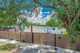 3105 SW 16th St in Fort Lauderdale, FL - Building Photo