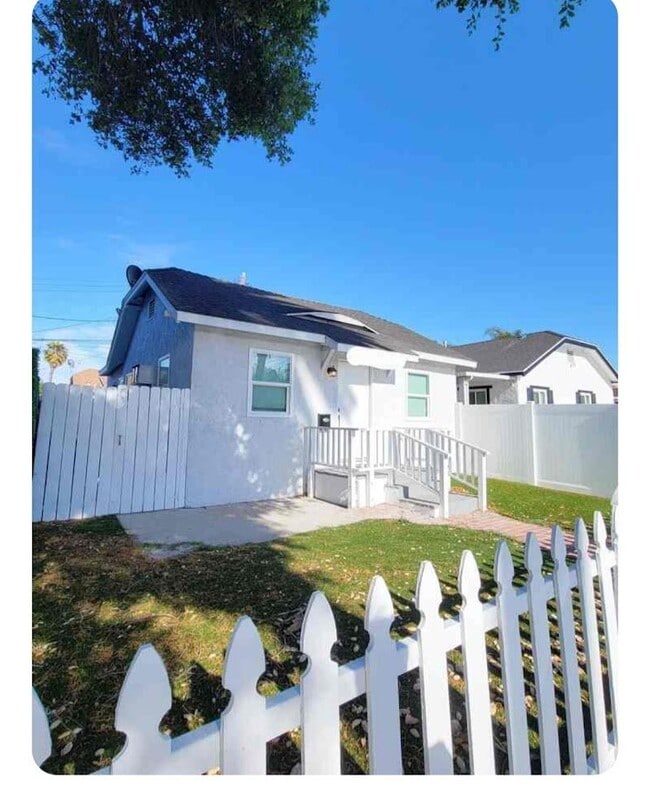 property at 720 Cota Ave