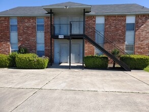 1706 Windward Dr in Killeen, TX - Foto de edificio - Building Photo