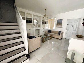 7020 NW 177th St in Miami Gardens, FL - Building Photo - Building Photo