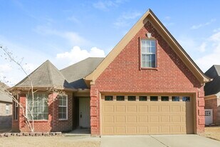 8238 Regal Bend Dr in Olive Branch, MS - Building Photo