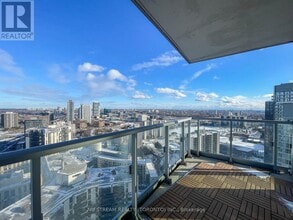 70 Forest Manor Rd in Toronto, ON - Building Photo - Building Photo