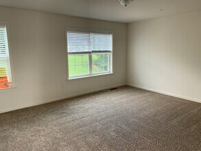 810 Lantern Ct in Red Lion, PA - Building Photo - Building Photo