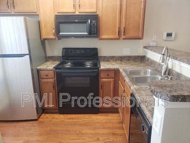 1008 Arlene Dr in La Vergne, TN - Building Photo - Building Photo