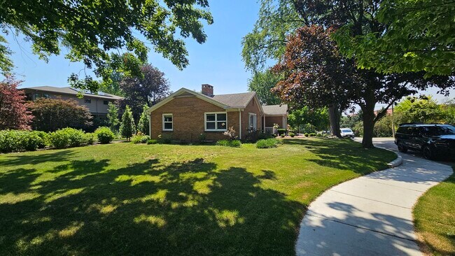 304 S Loomis St in Naperville, IL - Building Photo - Building Photo