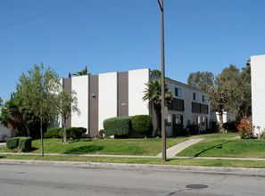 744 Fondren St in Orange, CA - Building Photo - Building Photo