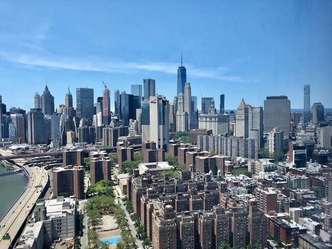 252 South St in New York, NY - Building Photo - Building Photo